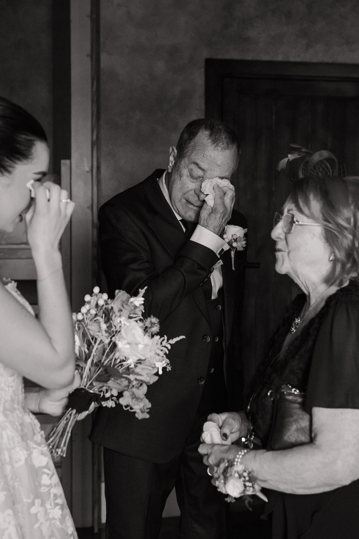 georgia-michael-wedding_runa-farm_elee-smith-photo-07