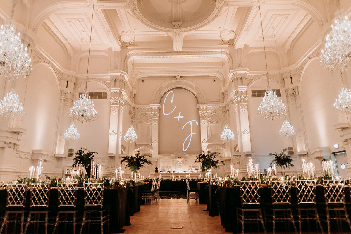 Exotic-wedding-flowers-maison-principale