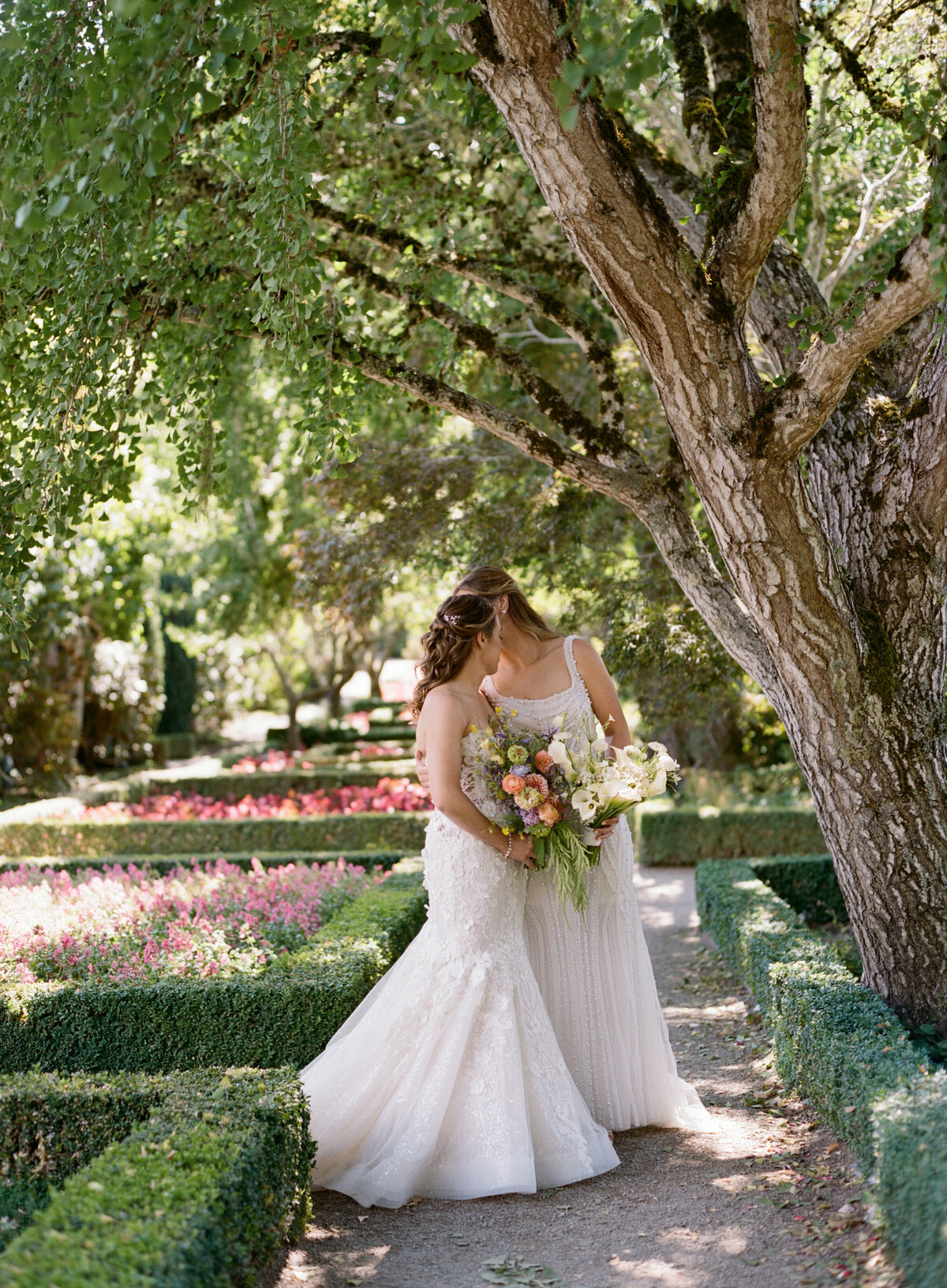 Sarah + Ainsley Filoli California Wedding Sneak Peeks Cassie Valente Photography 0013