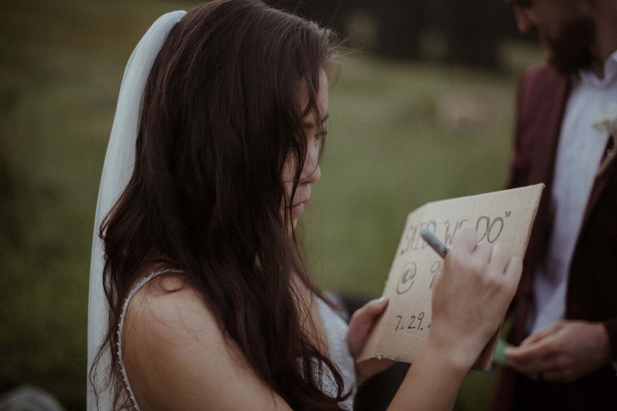 Joanne_Chris_Ceremony_KiKiCreates-55