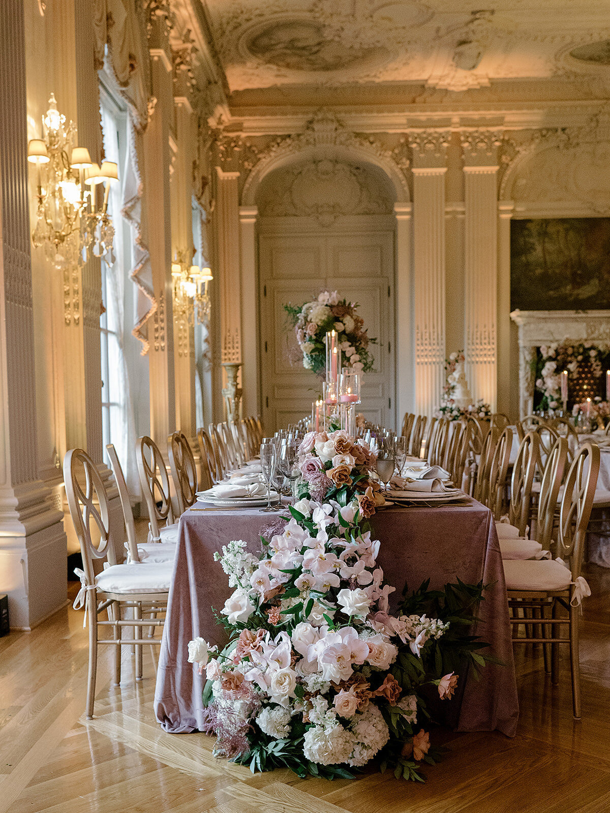 Kate_Murtaugh_Events_wedding_planner_reception_Rosecliff_Mansion_floral_garland