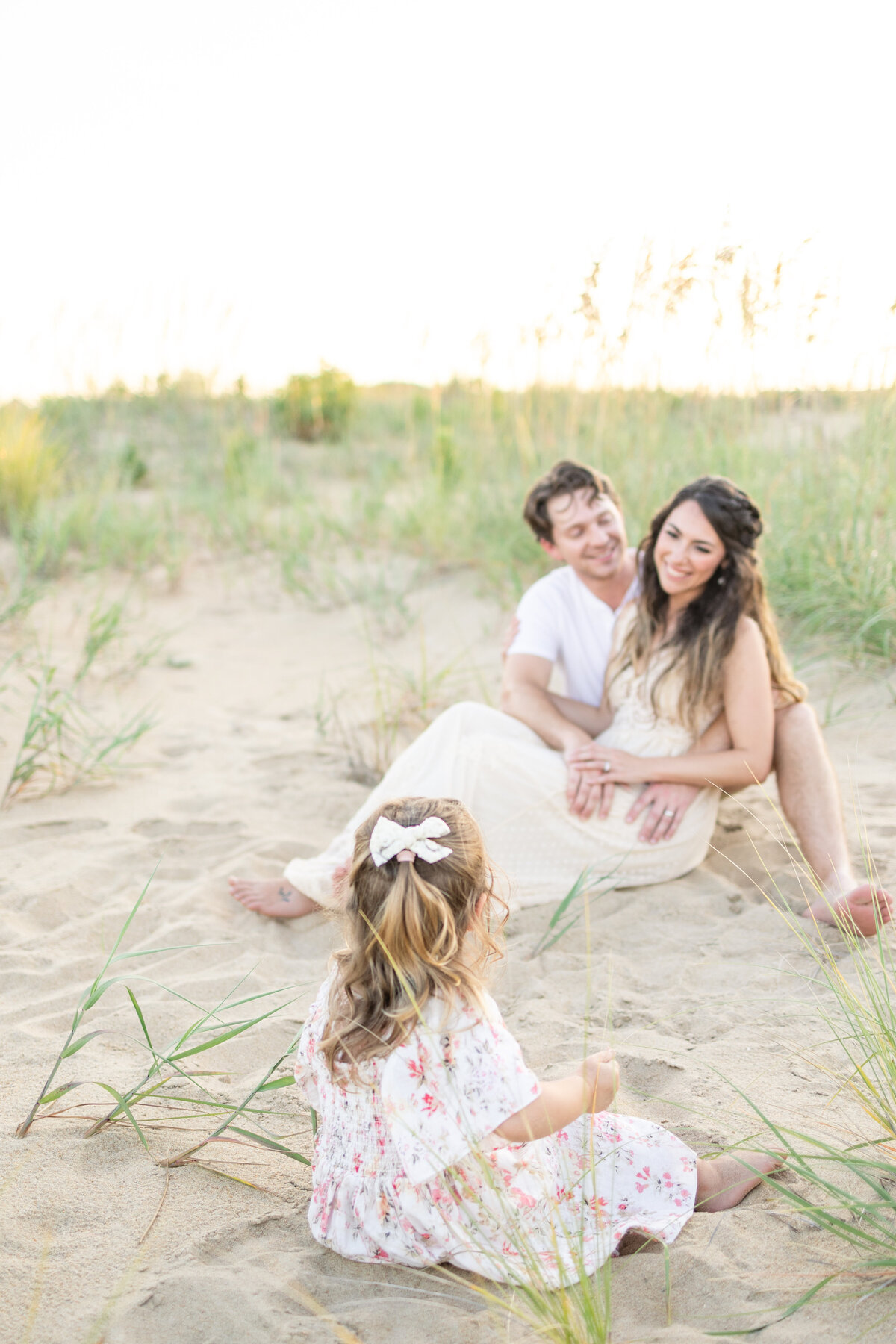 candid-family-photo-on-beach-virginia-beach-family-photography