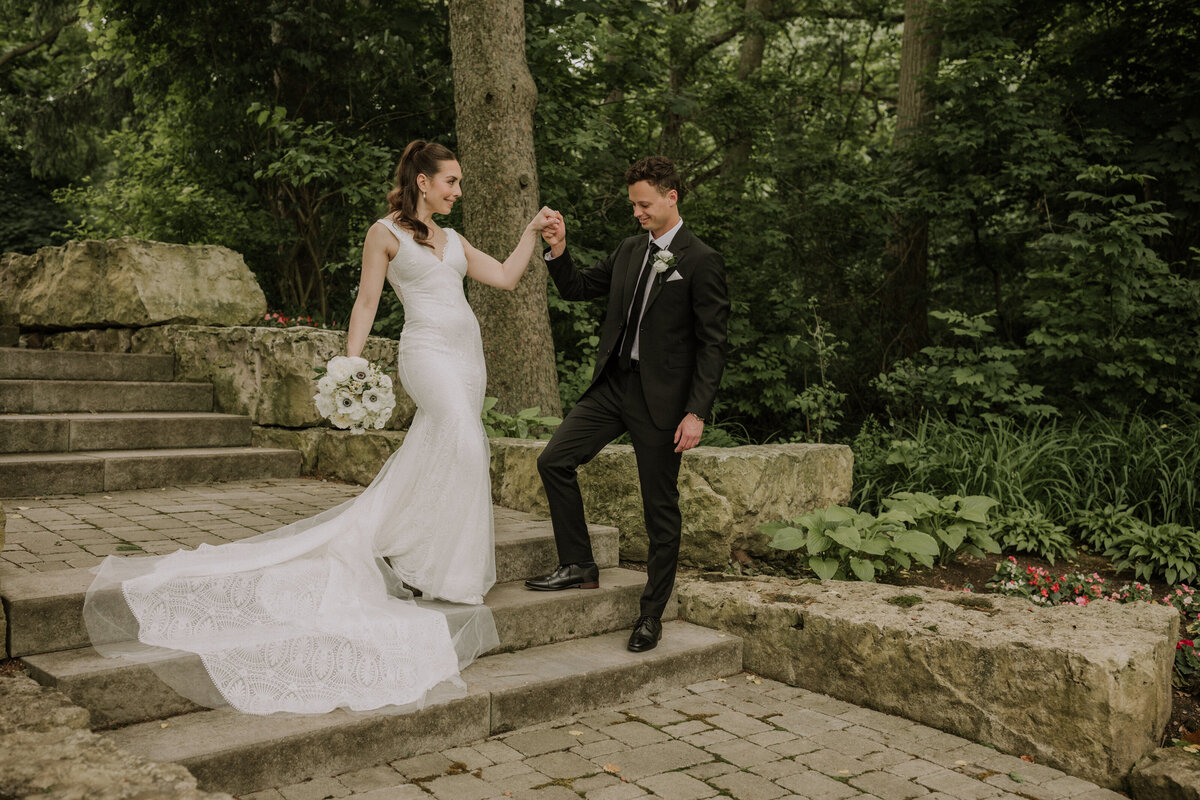 rebecca-adrian-wedding-queens-landing-niagara-on-the-lake-summer-water-12