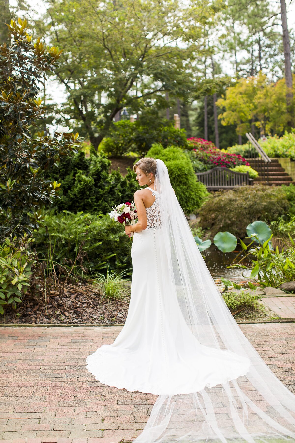 bride-long-veil