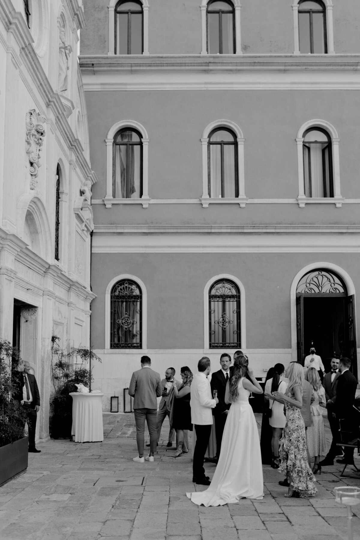 048_Flora_And_Grace_Venice_San_Clemente_Kempinski_Editorial_Wedding_Photographer-588_Luxuy Wedding Photographer in Venice at San Clemente Kempinski. Captured by editorial wedding photographer Flora and Grace Weddings.