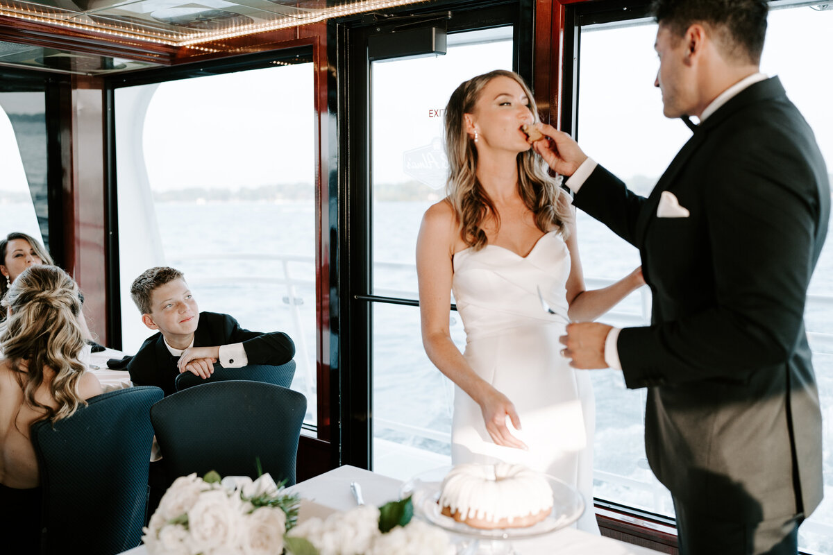 abby-parker-lake-minnetonka-wedding-83