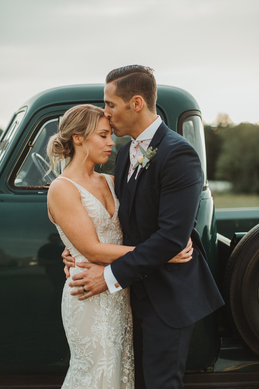 Valley-View-Farm Wedding-Haydenville-MA (24)