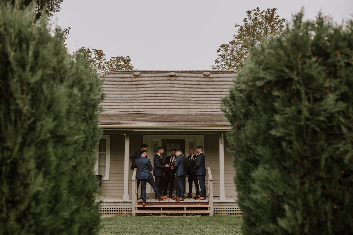 jaimie-scott-wedding-fall-autumn-chateau-des-charmes-niagara-12