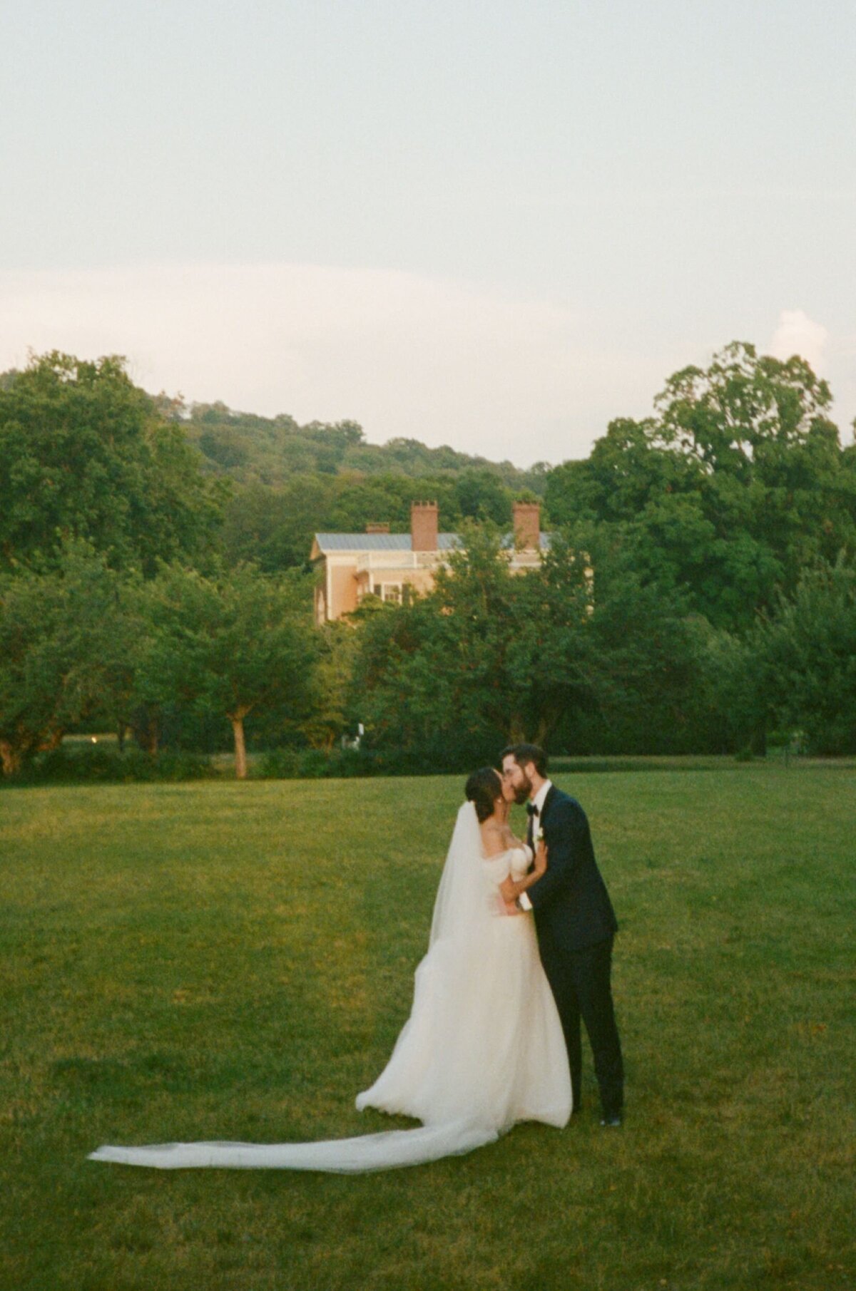 boscobel-wedding-couple-ny