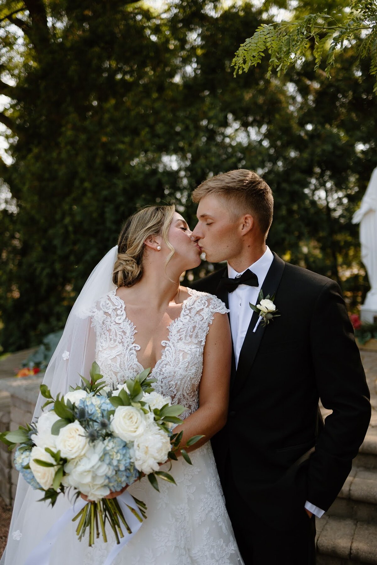 Nichole-Babiez-Photography-Dunham-woods-Geneva-Illinois-Wedding-luxury-editorial-timeless-modern-candid-bride-inspiration-chicago-photographer--44