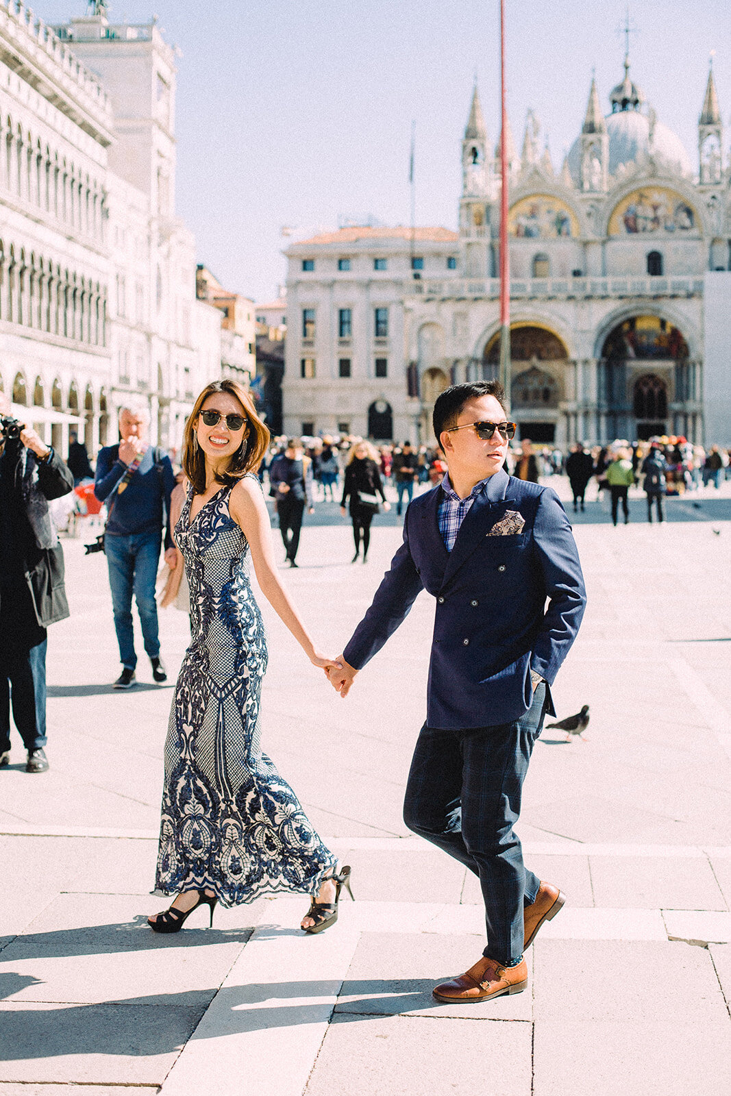 Venice-taxi-boat-luxury-photoshoot-couple-wedding58
