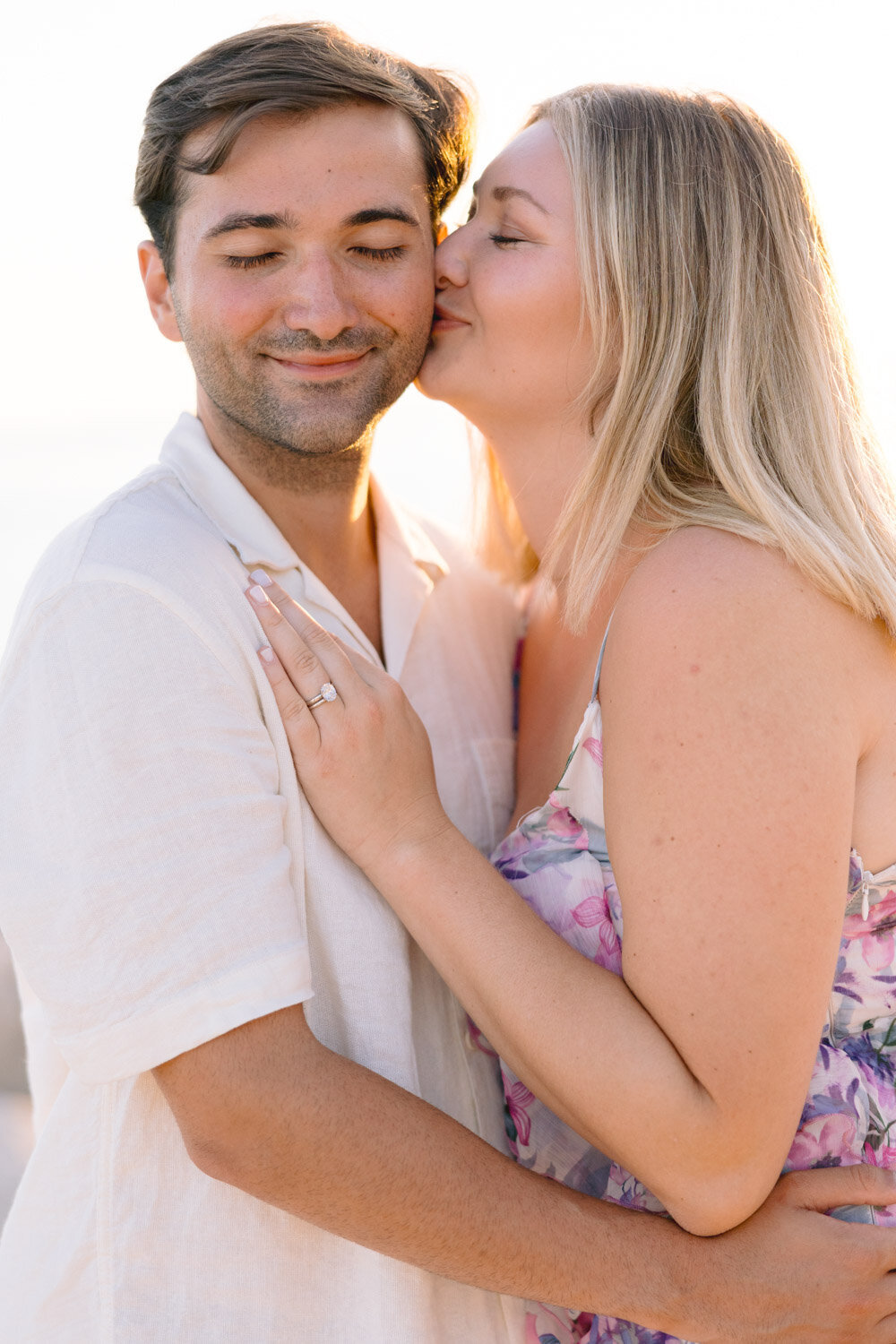seance-photo-couple-plage-saint-jean-cap-ferrat-photographe-victoria-le-petit24