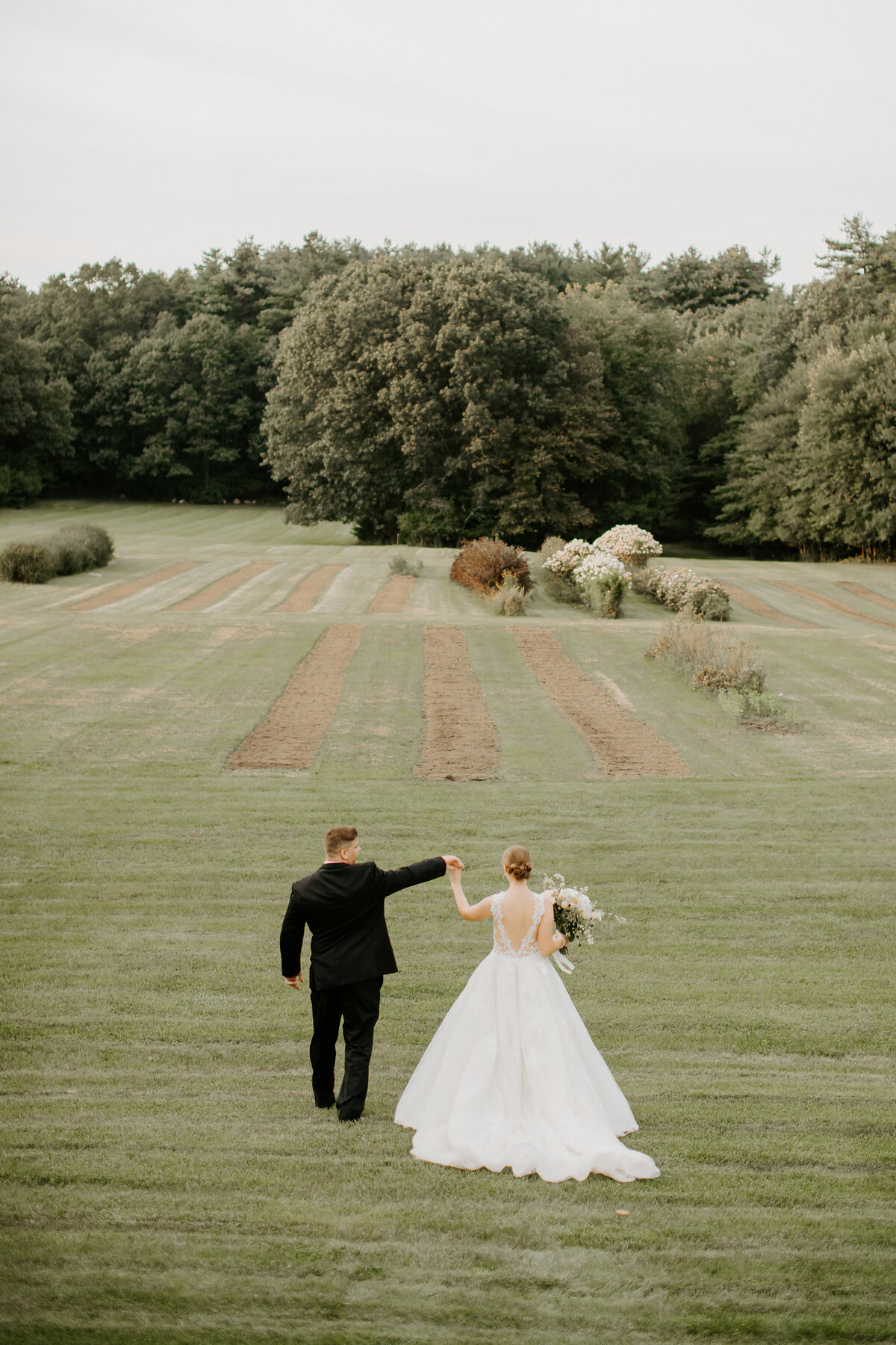 Liam-Victoria-Little Flower Farm-Hopkinton-MA-857