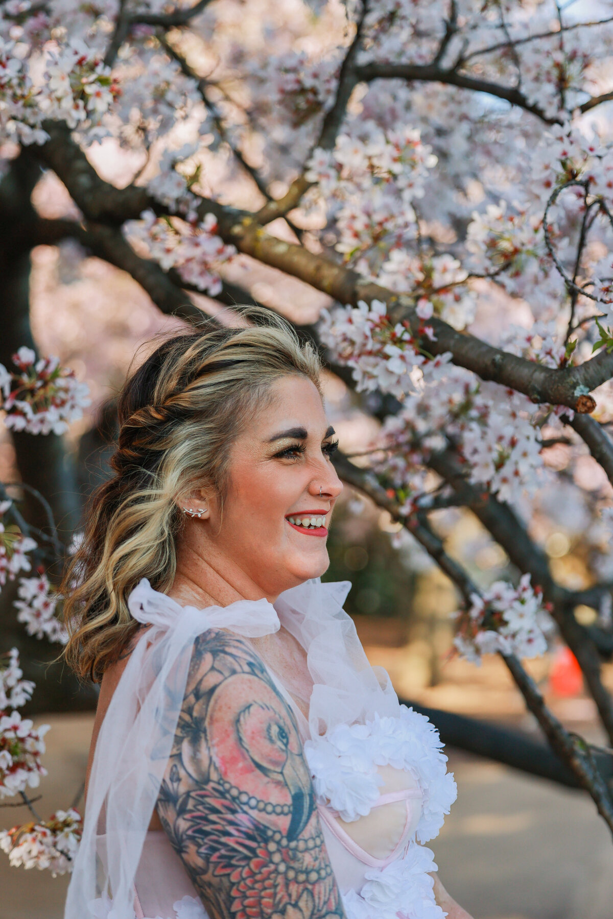 washington dc cherry blossom  session with wedding photographer Amanda Richardson Photography