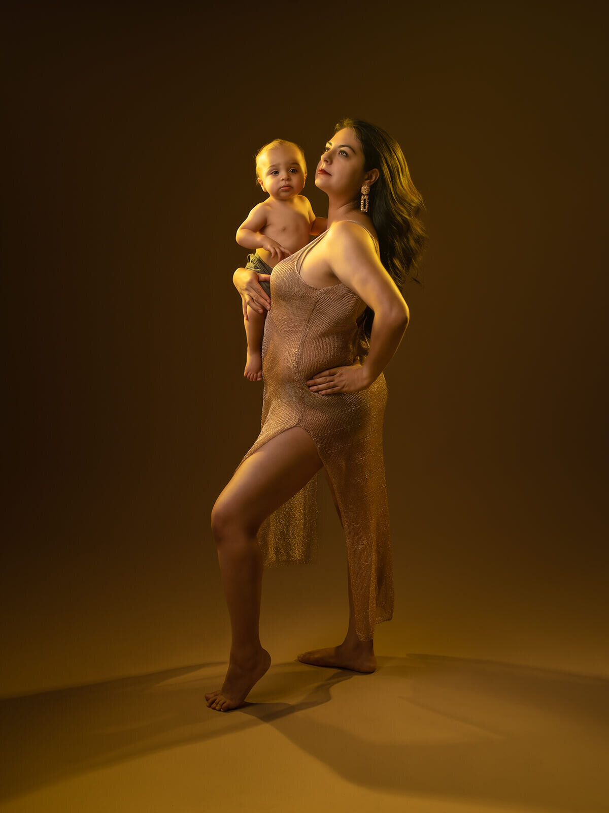 motherhood photo using yellow light