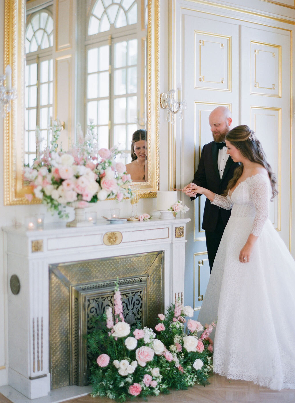 Jennifer Fox Weddings English speaking wedding planning & design agency in France crafting refined and bespoke weddings and celebrations Provence, Paris and destination Alyssa-Aaron-Wedding-Molly-Carr-Photography-First-Look-37