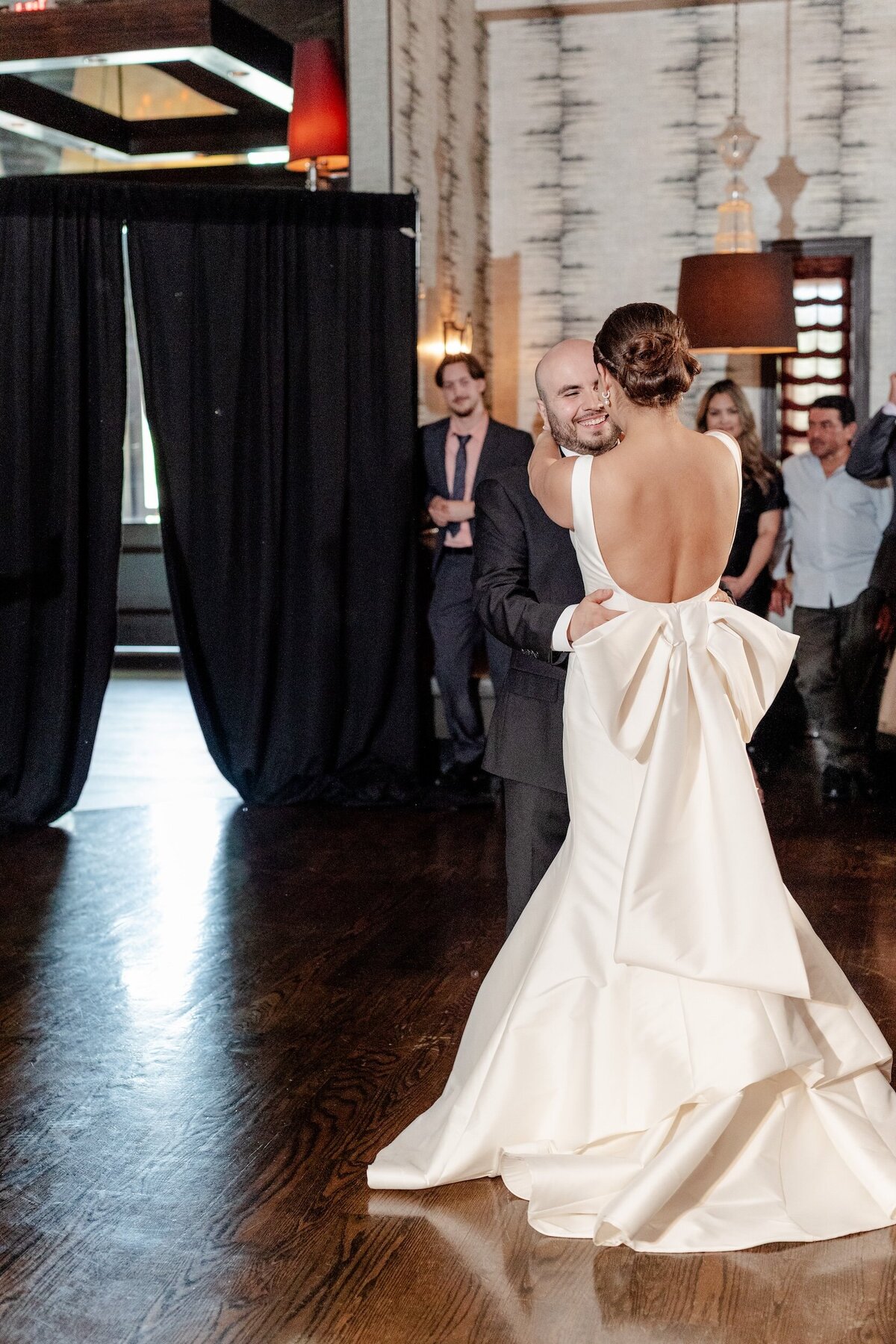 first-dance-bride-and-groom