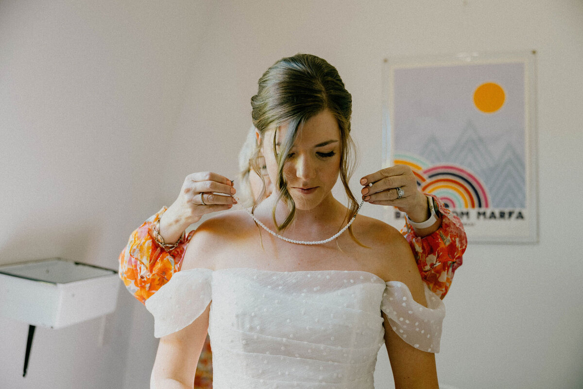 Brooke&PerronWeddingPhotos_GettingReady2_AustinWeddingPhotographer_HereafterFilms-5