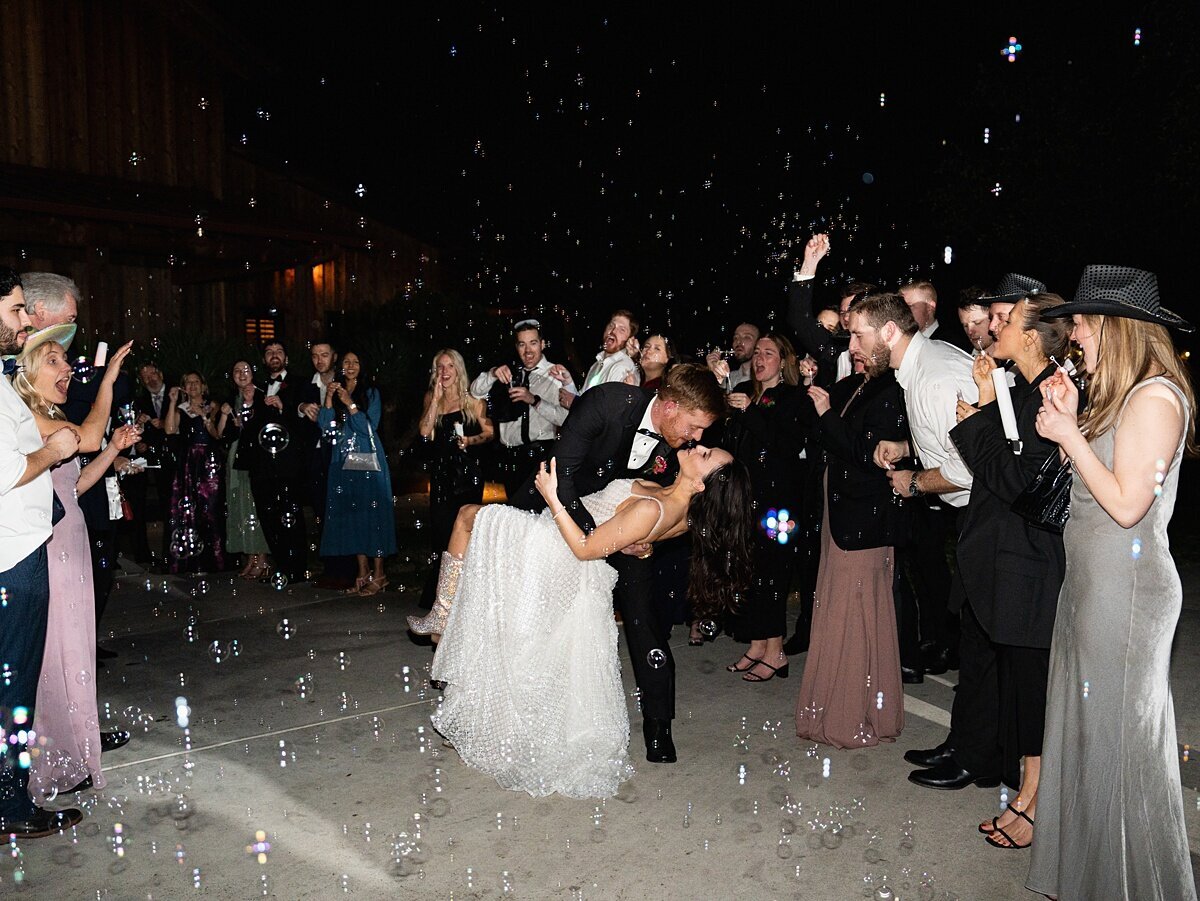 Chandelier- of-Gruene-San-Antonio-wedding_0051