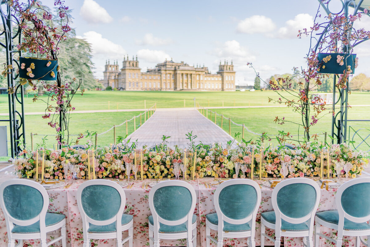 wedding table at blenheim palace