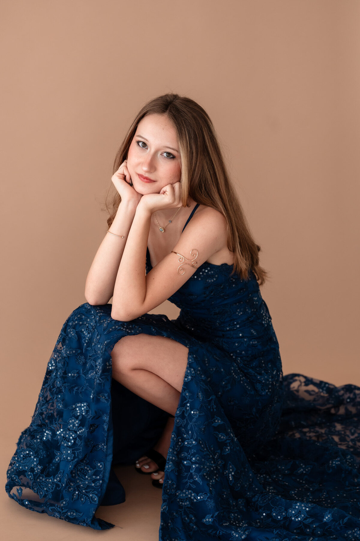 jax-mini-studio-grad-portraits-emmiclaire-photography