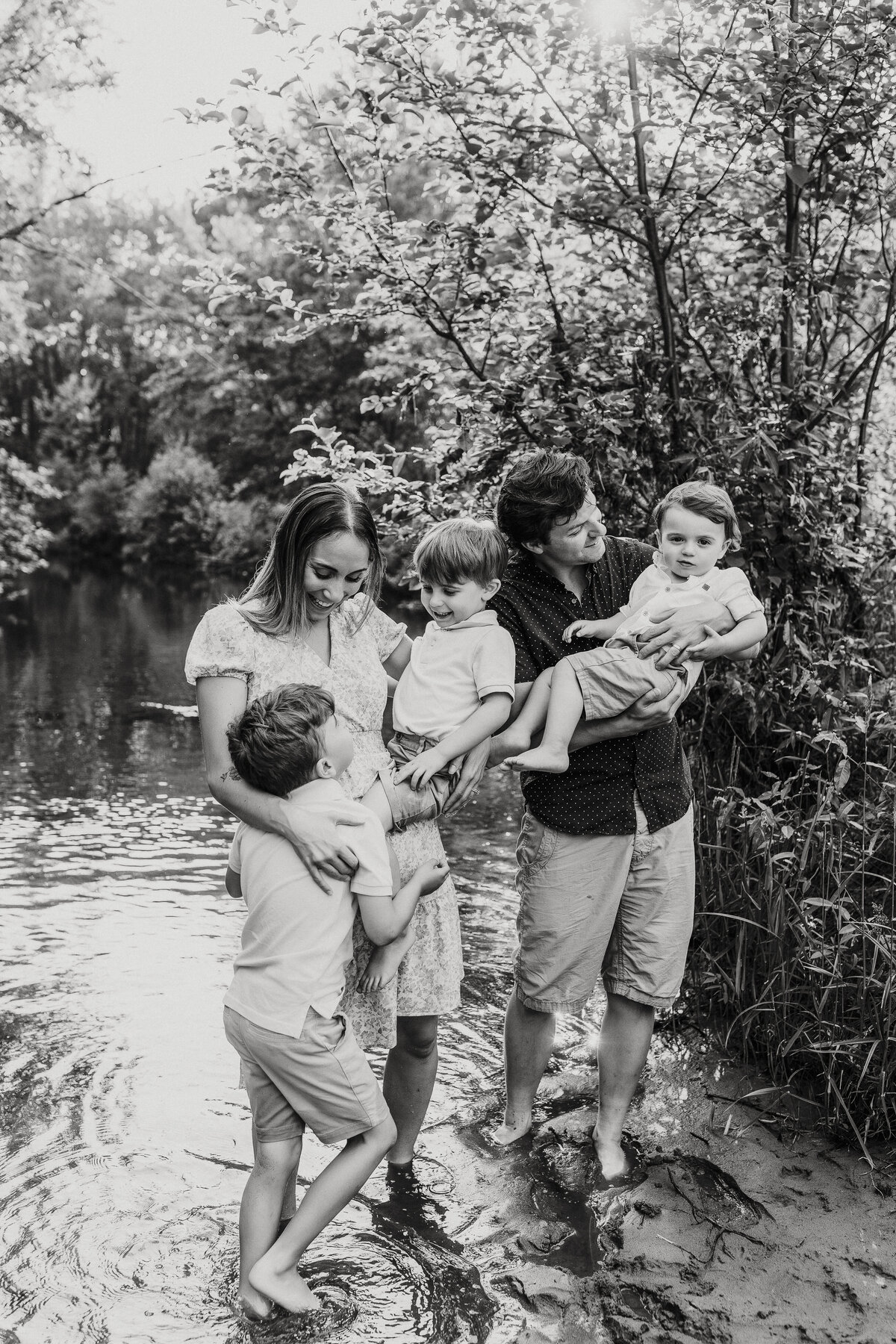 akp_ashleymayfamily06.20.23_bw011