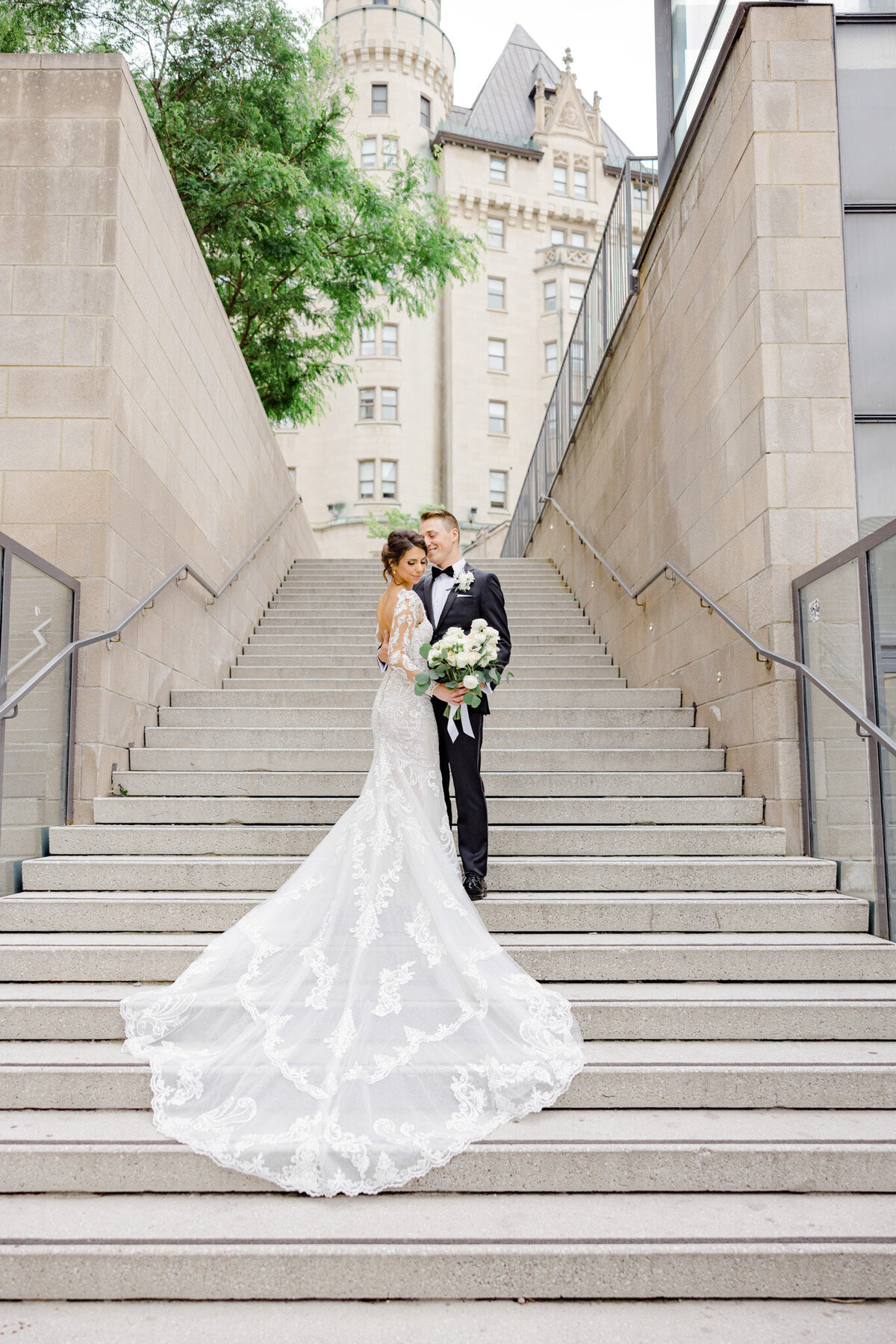 hannah-braden-ottawa-wedding-shaw-centre-2023-130