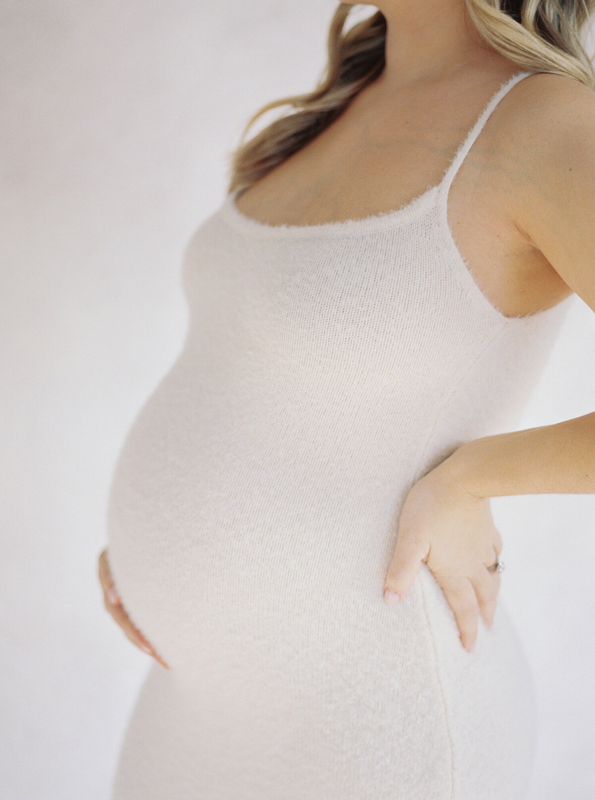 neutral pregnancy photos in studio manlius, ny