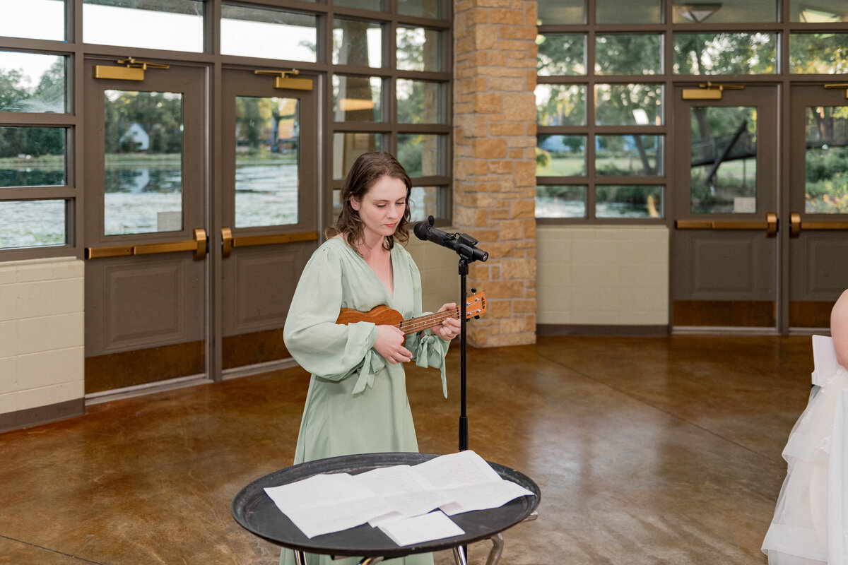 Bride and groom table toast