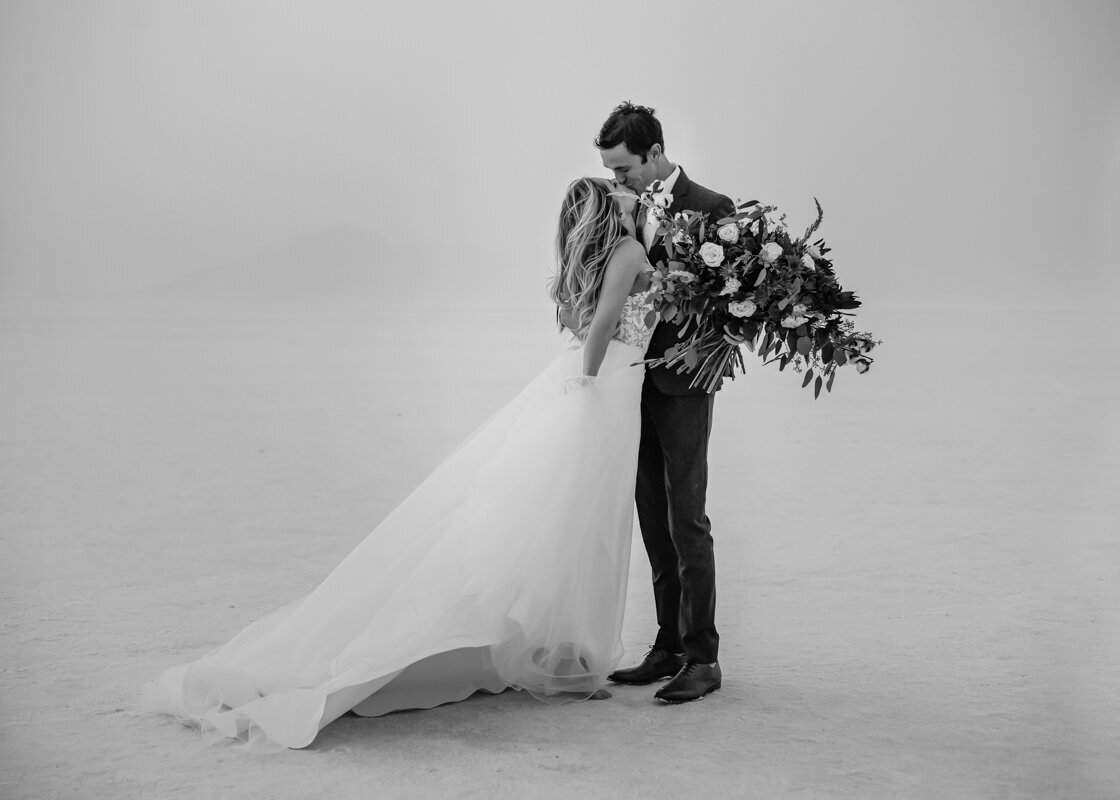 180830_Jenn&BenBridals_BonnevilleSaltFlatsUtah_AnjaJensenPhotography_001-159-2