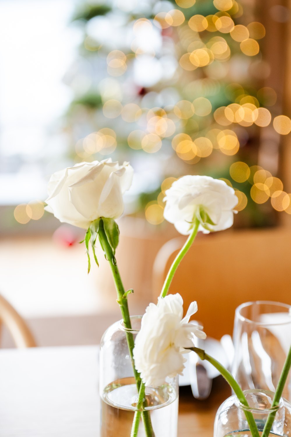 table details bud vases roses