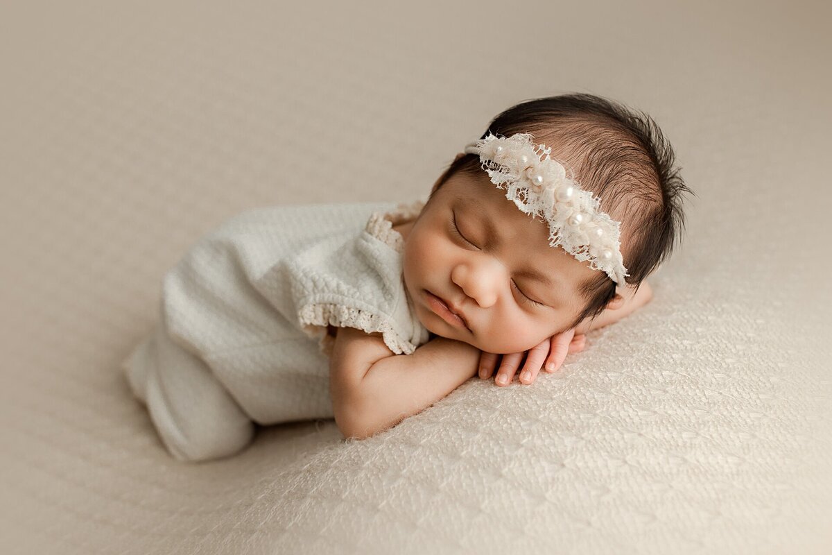 los-angeles-newborn-photographer-babygirl_06
