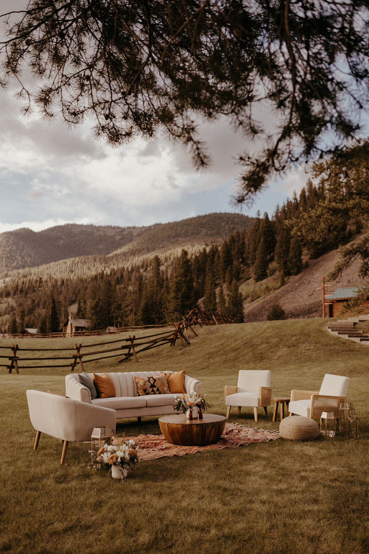 Wedding lounge ranch montana