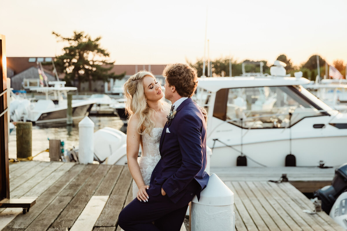 Nicole-Marcelle-Photography_001_summer-wedding-regatta-place-erika-garrett