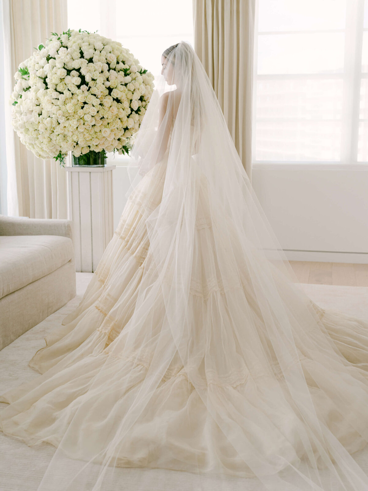 10-KT-Merry-weddings-eunice-kennedy-shriver-dior-gown