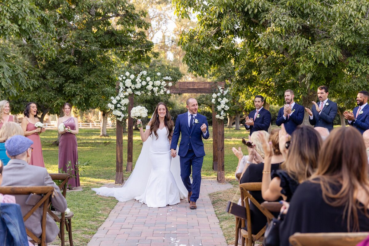 just married couple at moorpark wedding venue