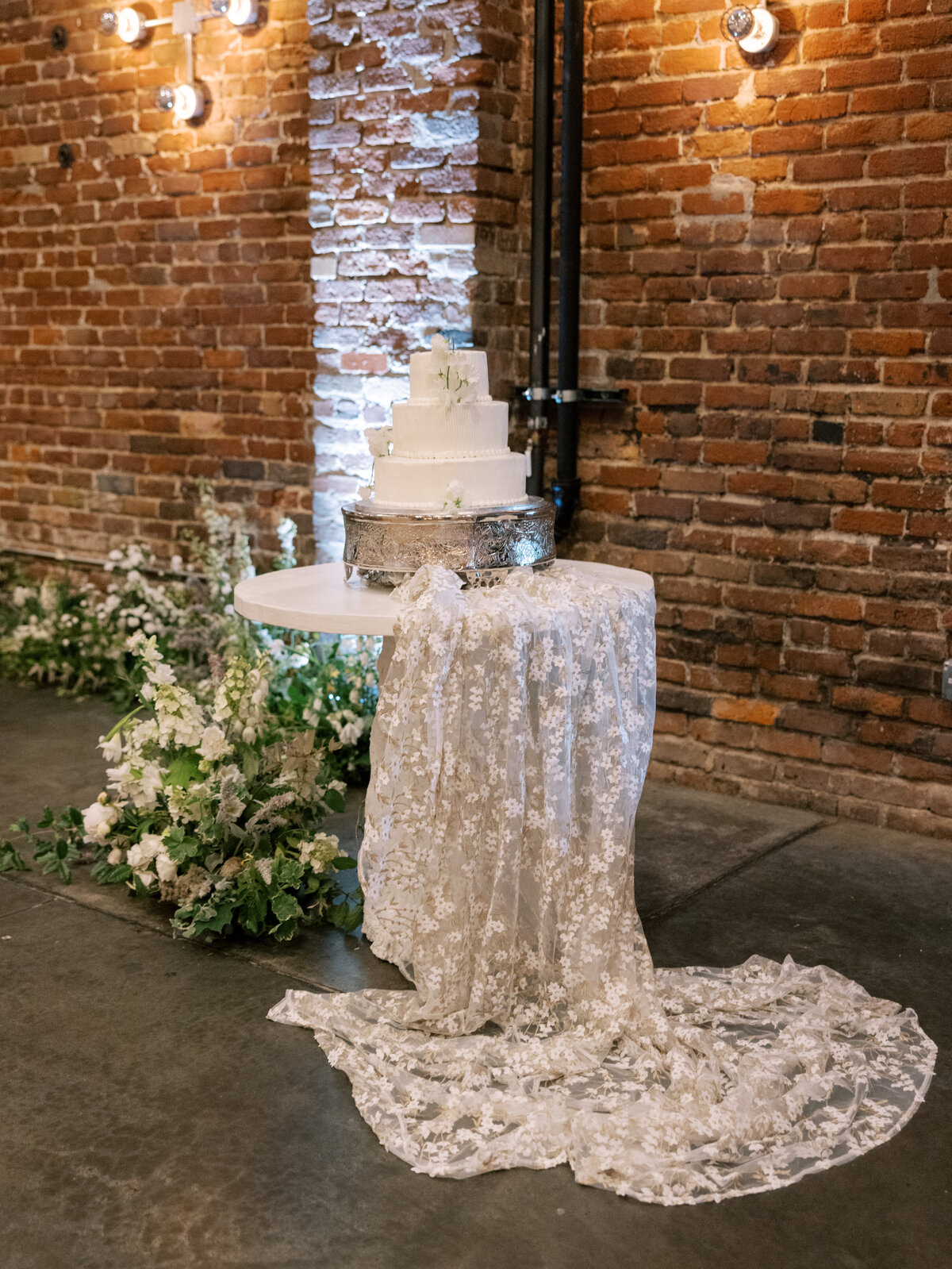 Chloe_Hunter_Mill_and_Mine_Wedding_Abigail_Malone_Photography-1092
