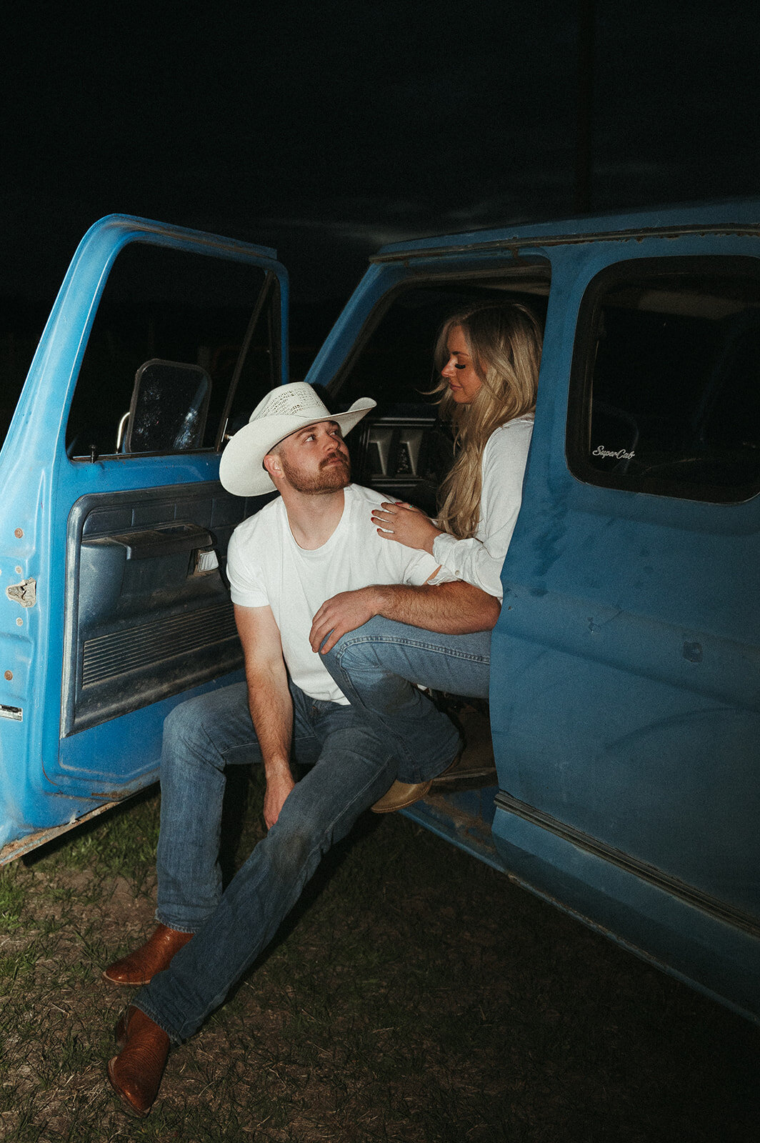 presley-gray-nighttime-western-montana-engagement0284