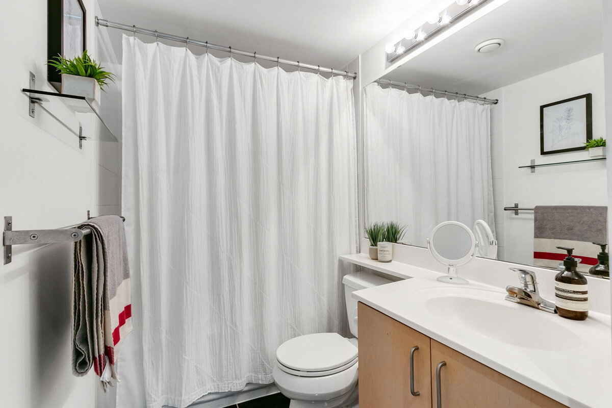 33-web-or-mls-44_001_Bathroom