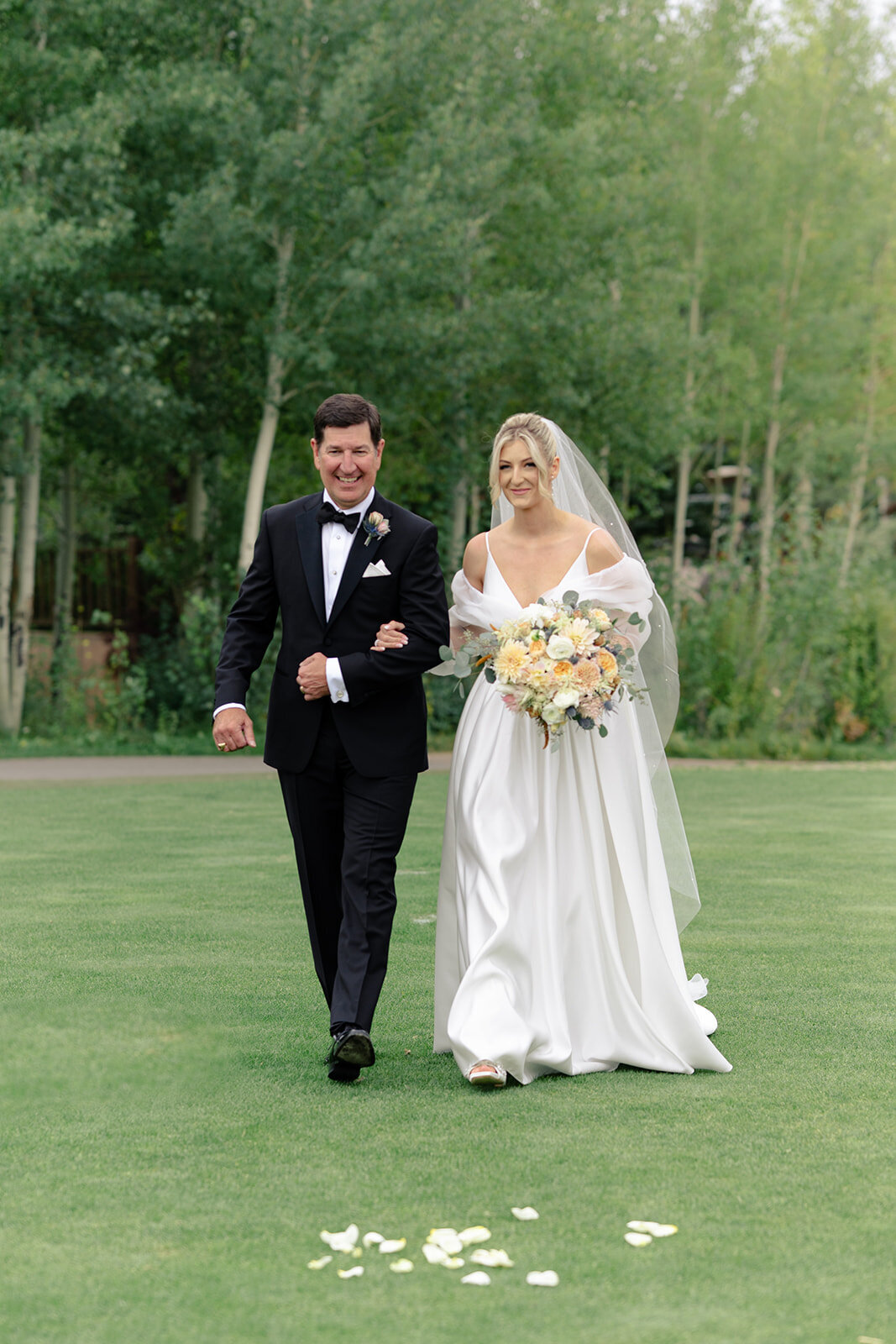 Jackson-Hole-Golf-And-Tennis-Wedding-Fall- JK-Foxtails-Photography-045