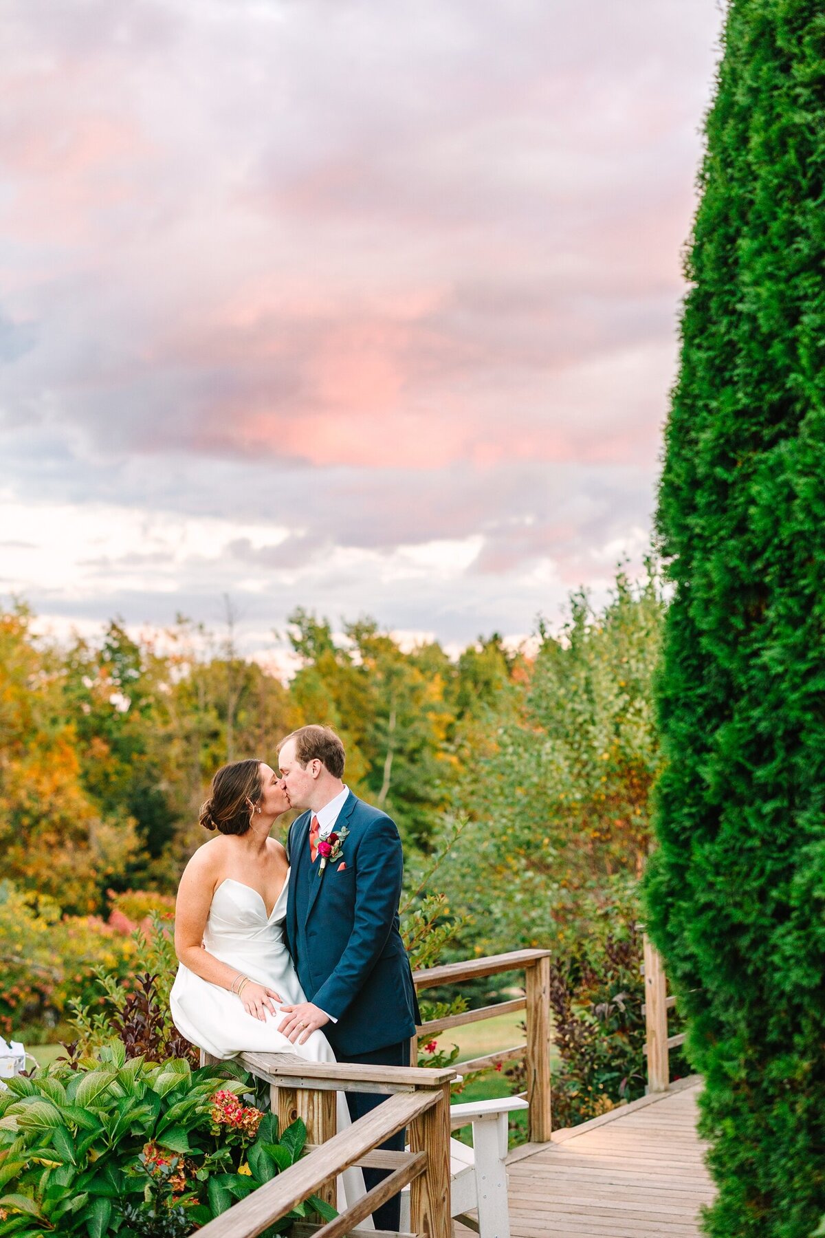 Live_Well_Farm_Colorful_Fall_Wedding_Harpswell_Maine_Photography_0079
