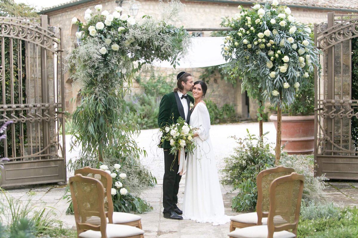 Stunning Jewish wedding at Borgo Pignano