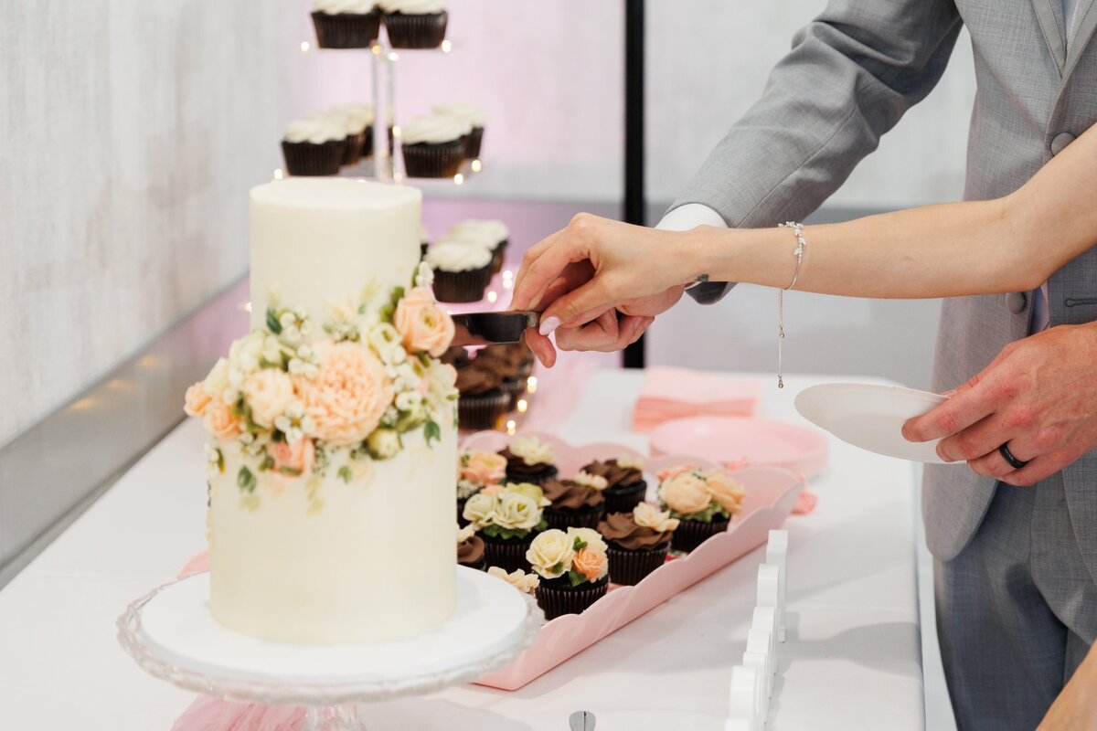 50-grand-rapids-frederik-meijer-garden-wedding