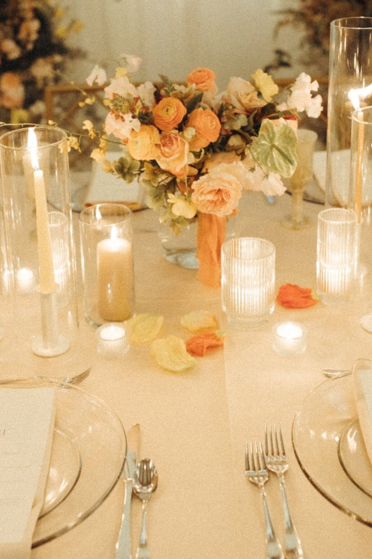 Elegant-Table-Setting-Floral-Centerpiece-Warm-Tones