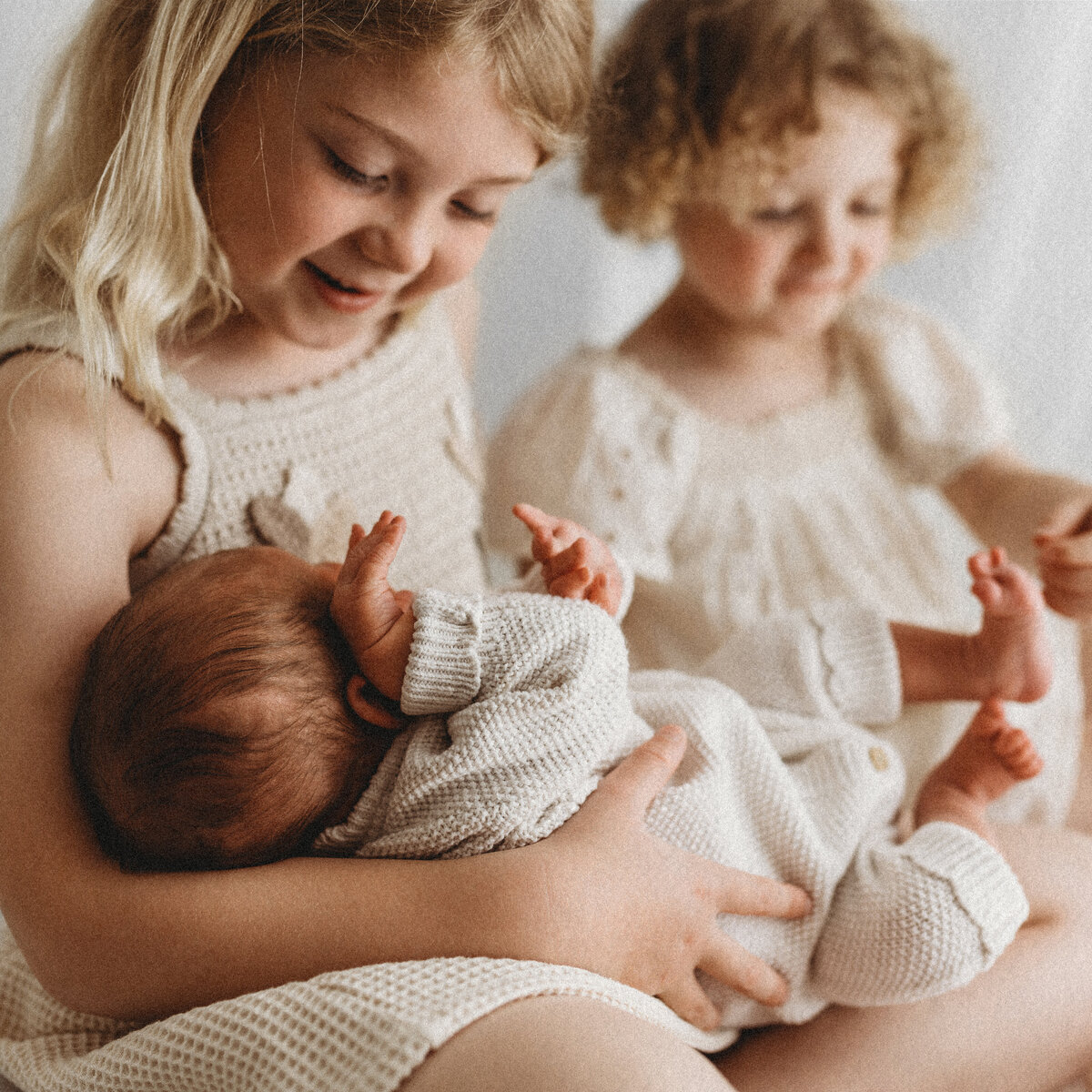 LittleWhitePhotography-Newborn-16
