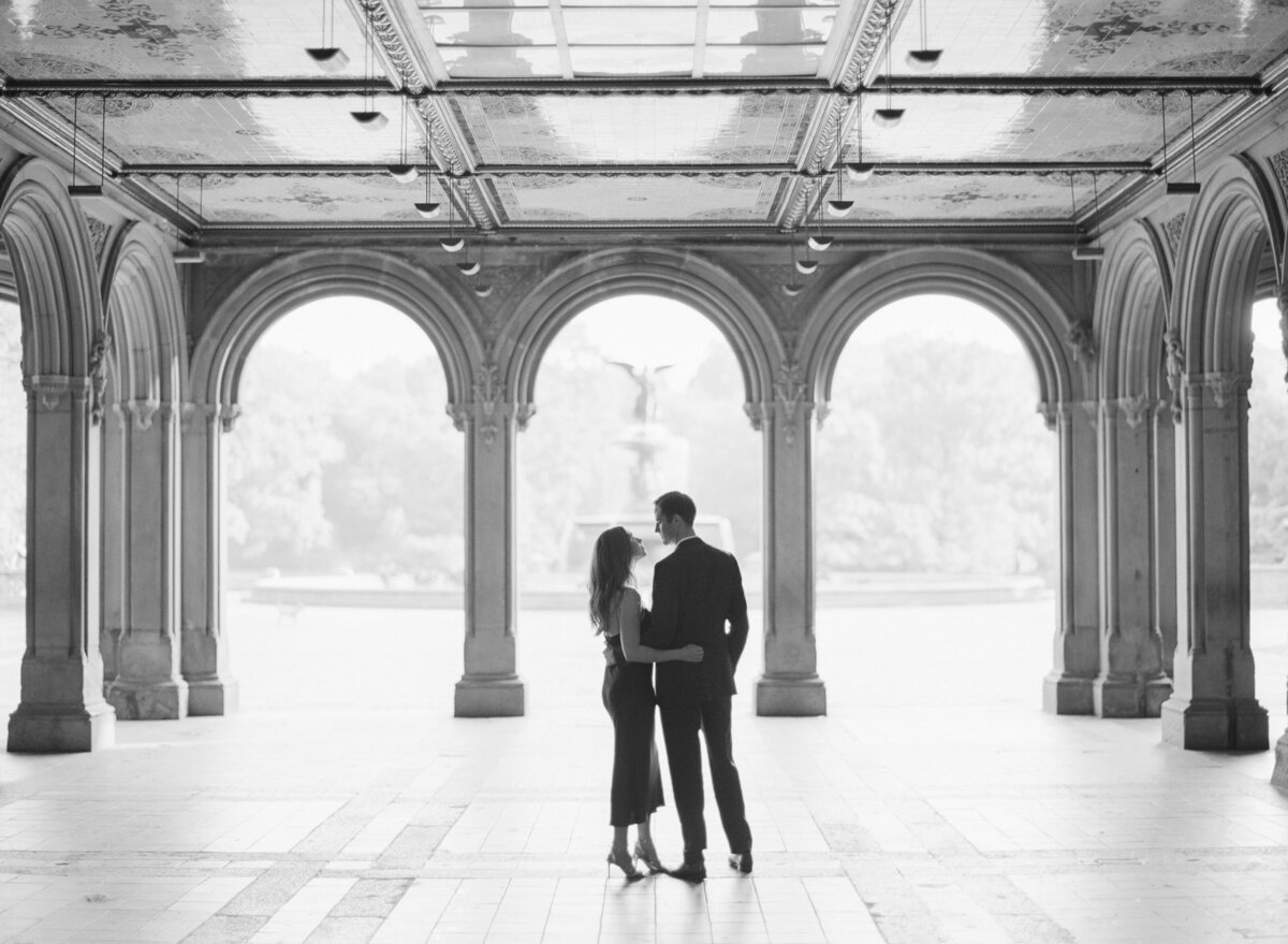 CENTRAL-PARK-ENGAGEMENT-SHOOT-BY-MATTHEW-MOORE-00049-2
