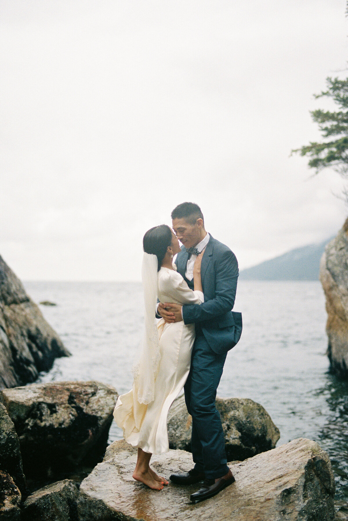 KJ-Vancouver-Wedding-Whytecliff-Park-0027 (1)