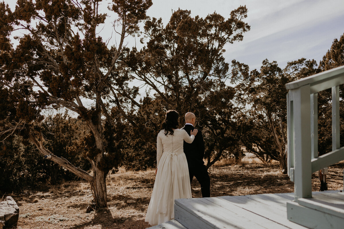 air-bnb-intimate-wedding-santa-fe-new-mexico-11