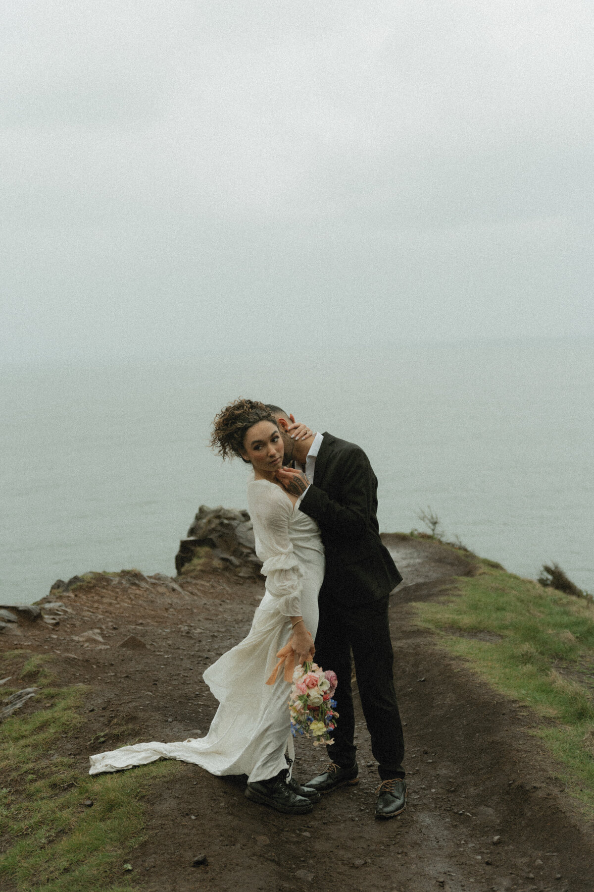 elopement oregon cliff - lizarrietaphotography-80