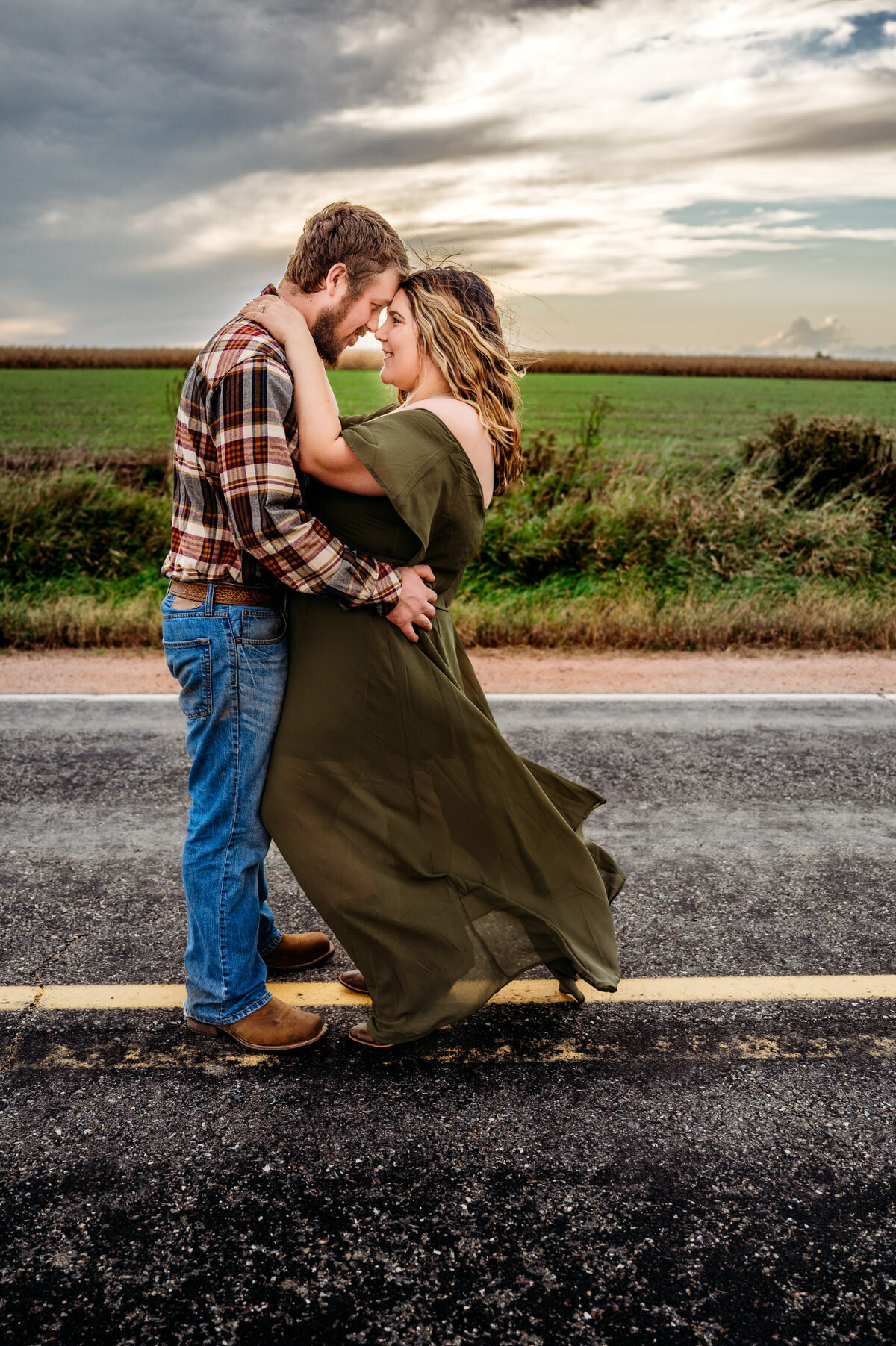Mosinee WI farm couples photoshoot